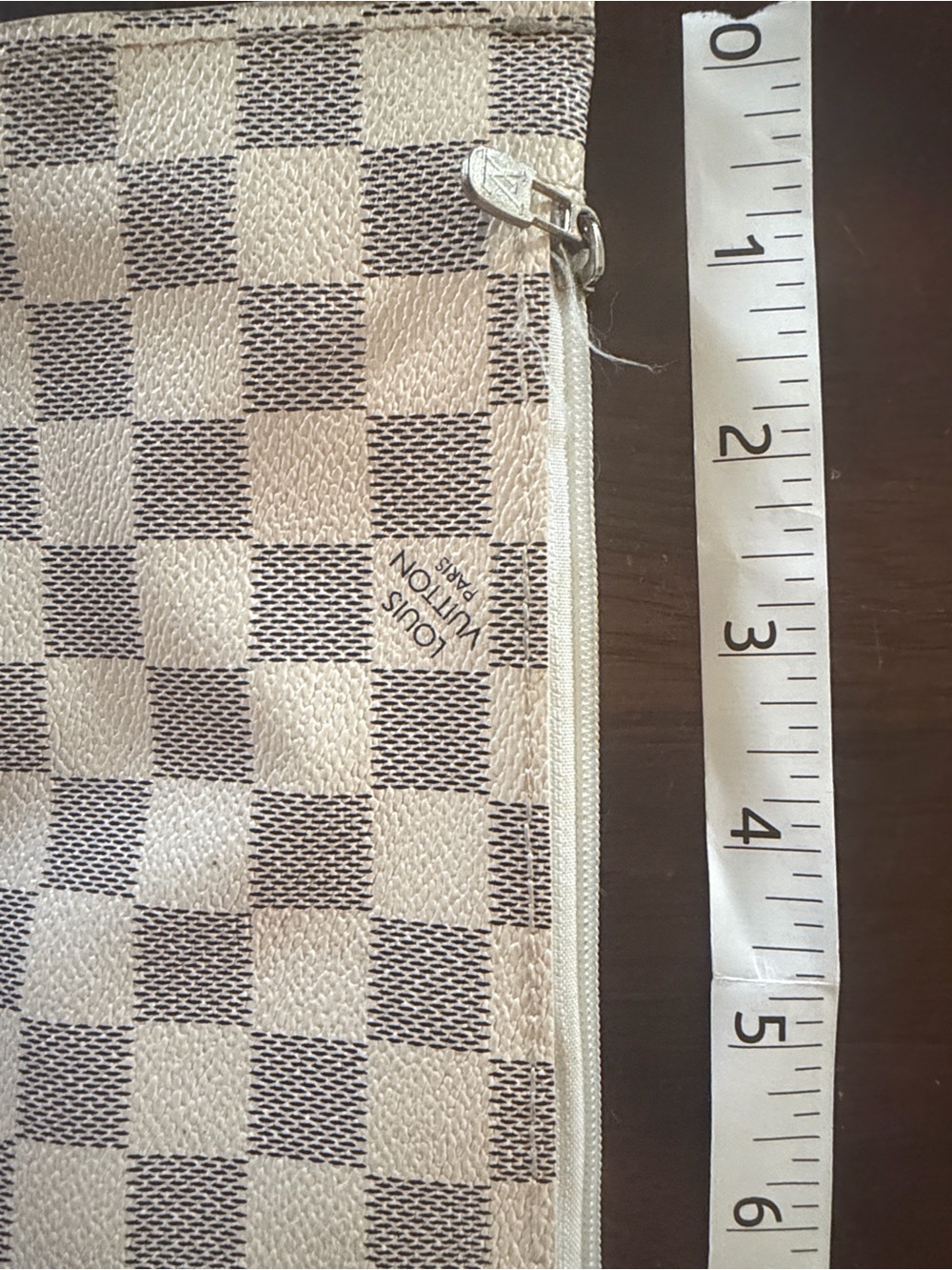 Checkered Pouch - Picture 6 of 6
